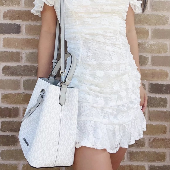 NWT Michael Kors Medium Leather Handbag💕Gaby’sBags - Picture 4 of 4